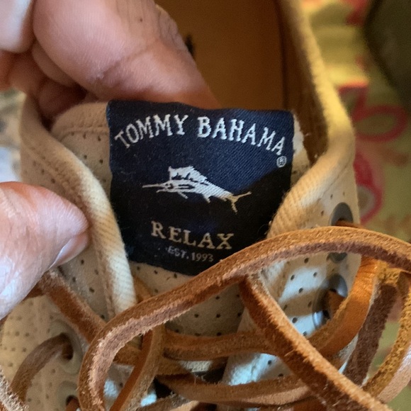 Tommy Bahama Relax Kona Suede Bone Lace-up perforated sneakers Men size 9 - Picture 4 of 6
